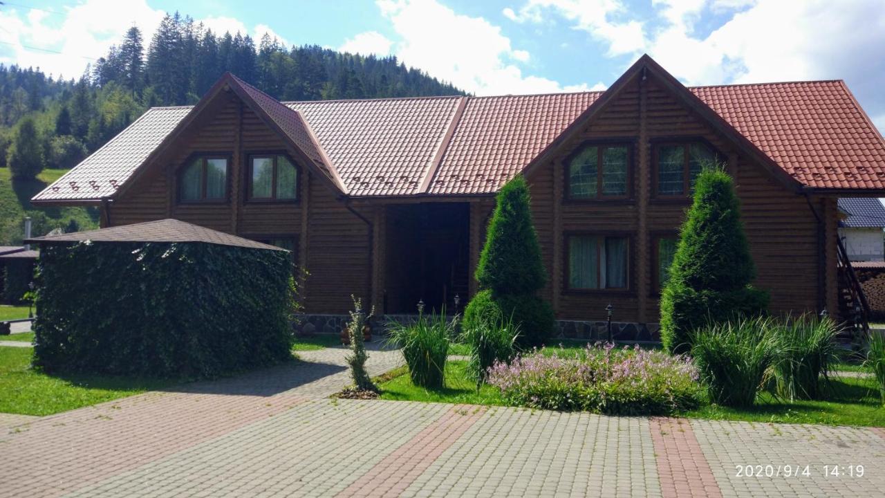 Mini Hotel Zakrut Tatariv Exterior photo