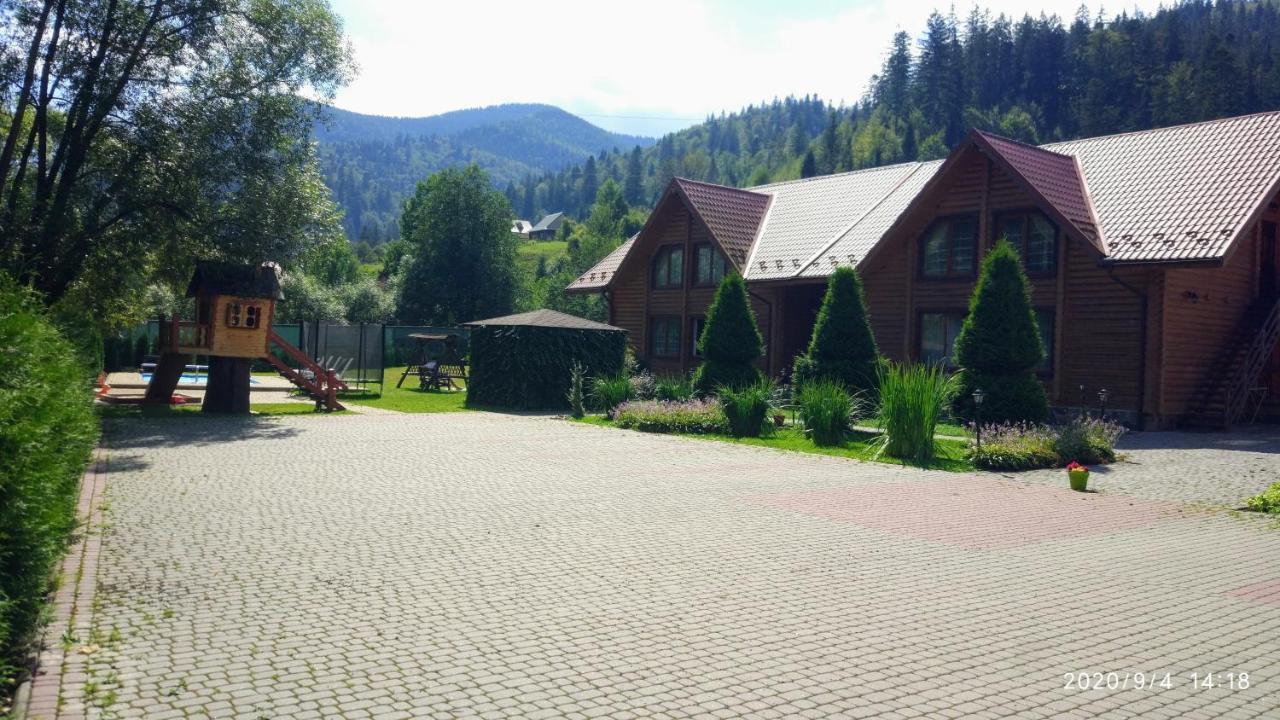 Mini Hotel Zakrut Tatariv Exterior photo